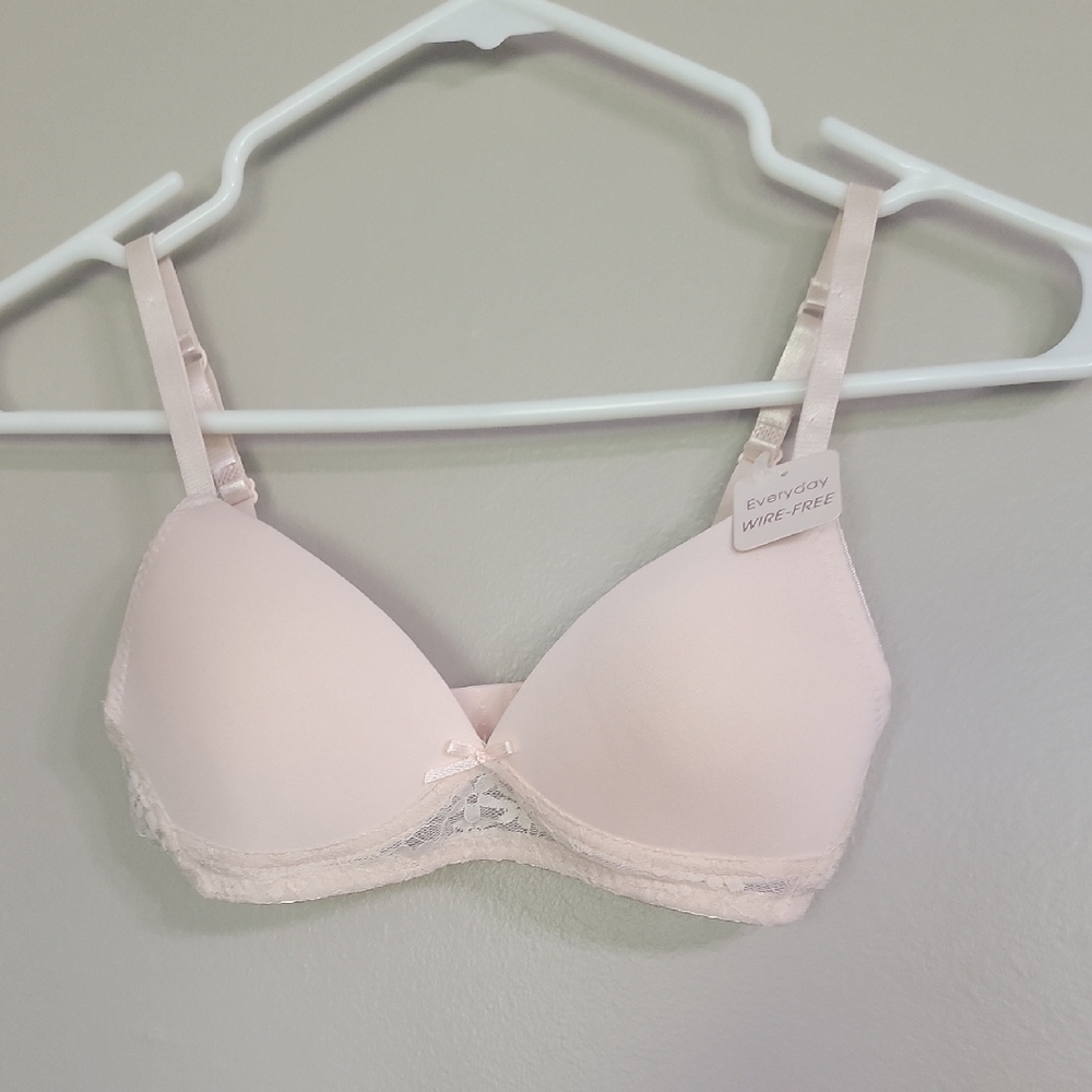Daisy Fuentes Girl Light Pink Padded Bra Size 30A